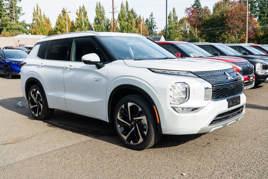 New 2025 Mitsubishi Outlander SEL video 1