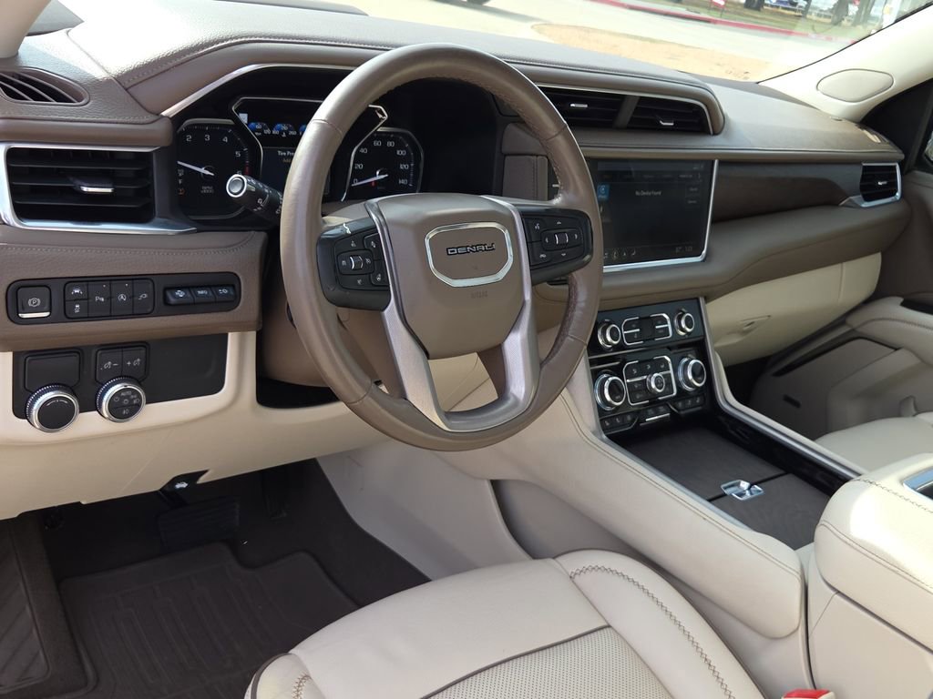 Used 2021 GMC Yukon XL Denali w/ Denali Premium Package RWD image 17