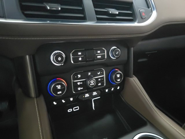 Used 2024 Chevrolet Suburban High Country image 24