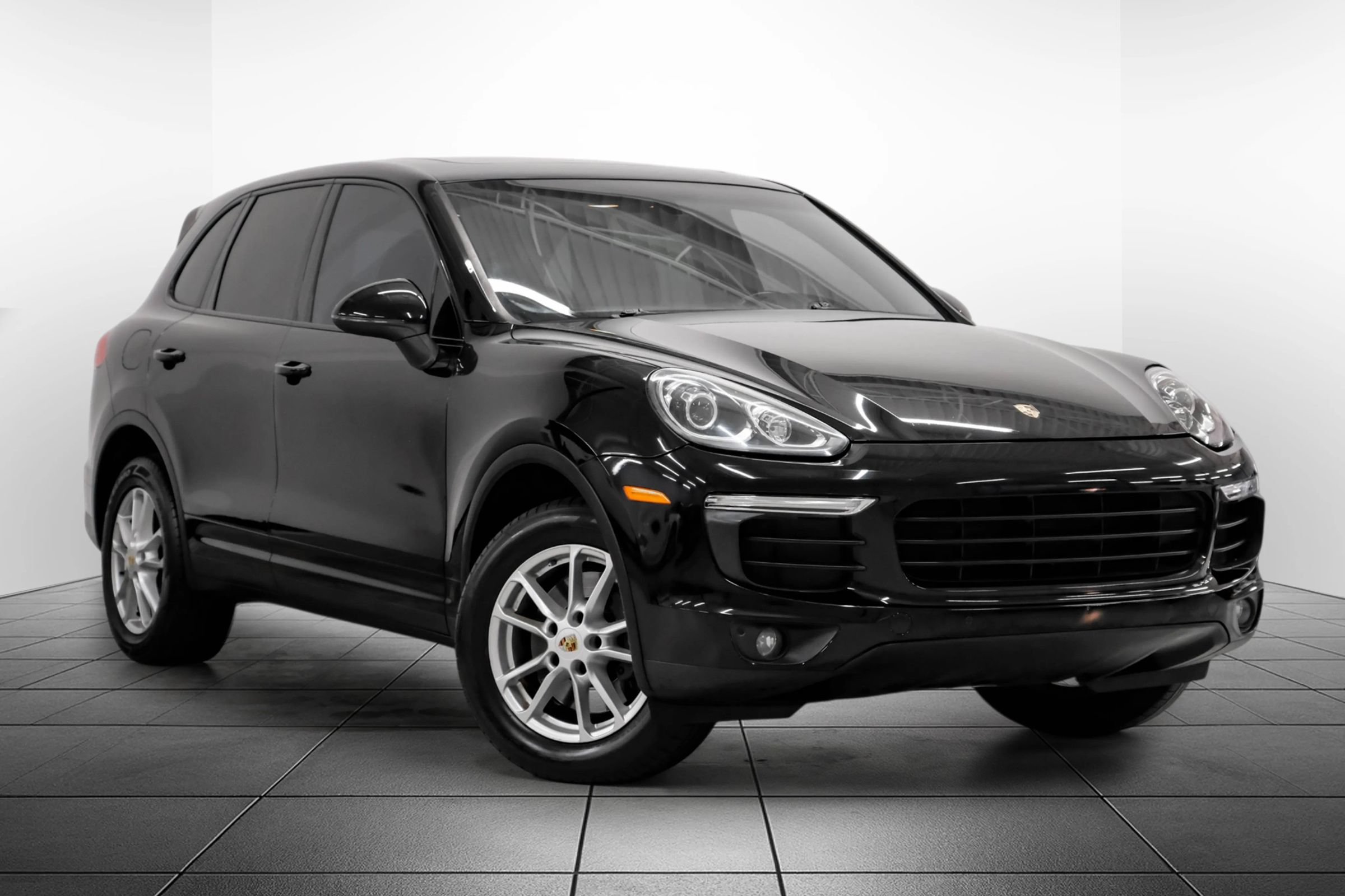 Used 2016 Porsche Cayenne AWD/4WD image 7