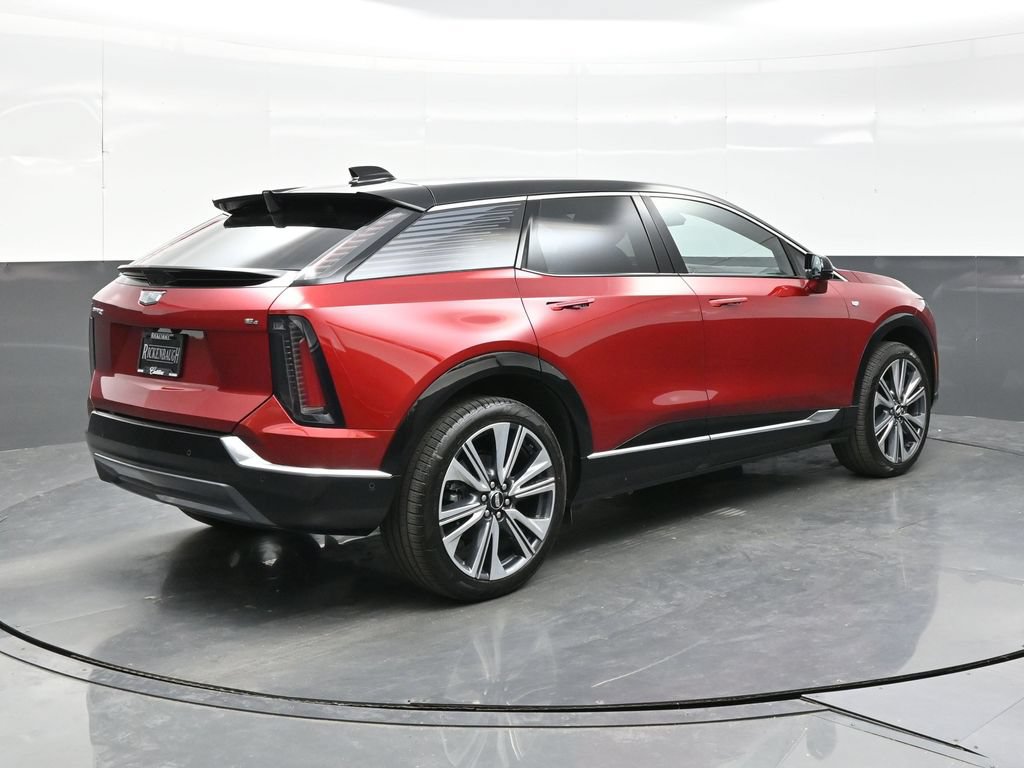 New 2027 Cadillac Optiq Premium Luxury w/ LPO, Floor Liner Package AWD/4WD image 7
