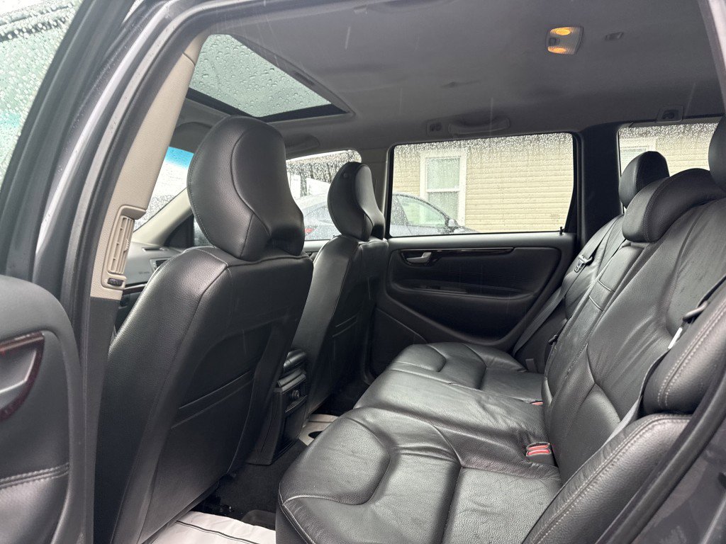 Used 2004 Volvo V70 2.5T FWD image 20