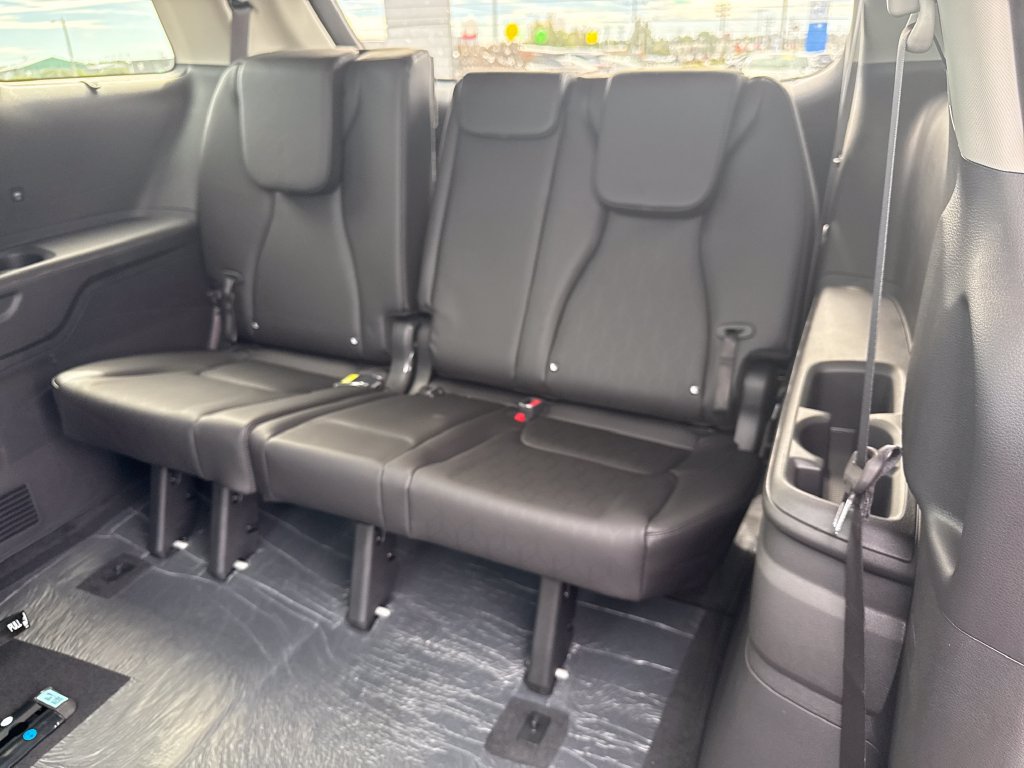 New 2027 Kia Carnival SX FWD image 15