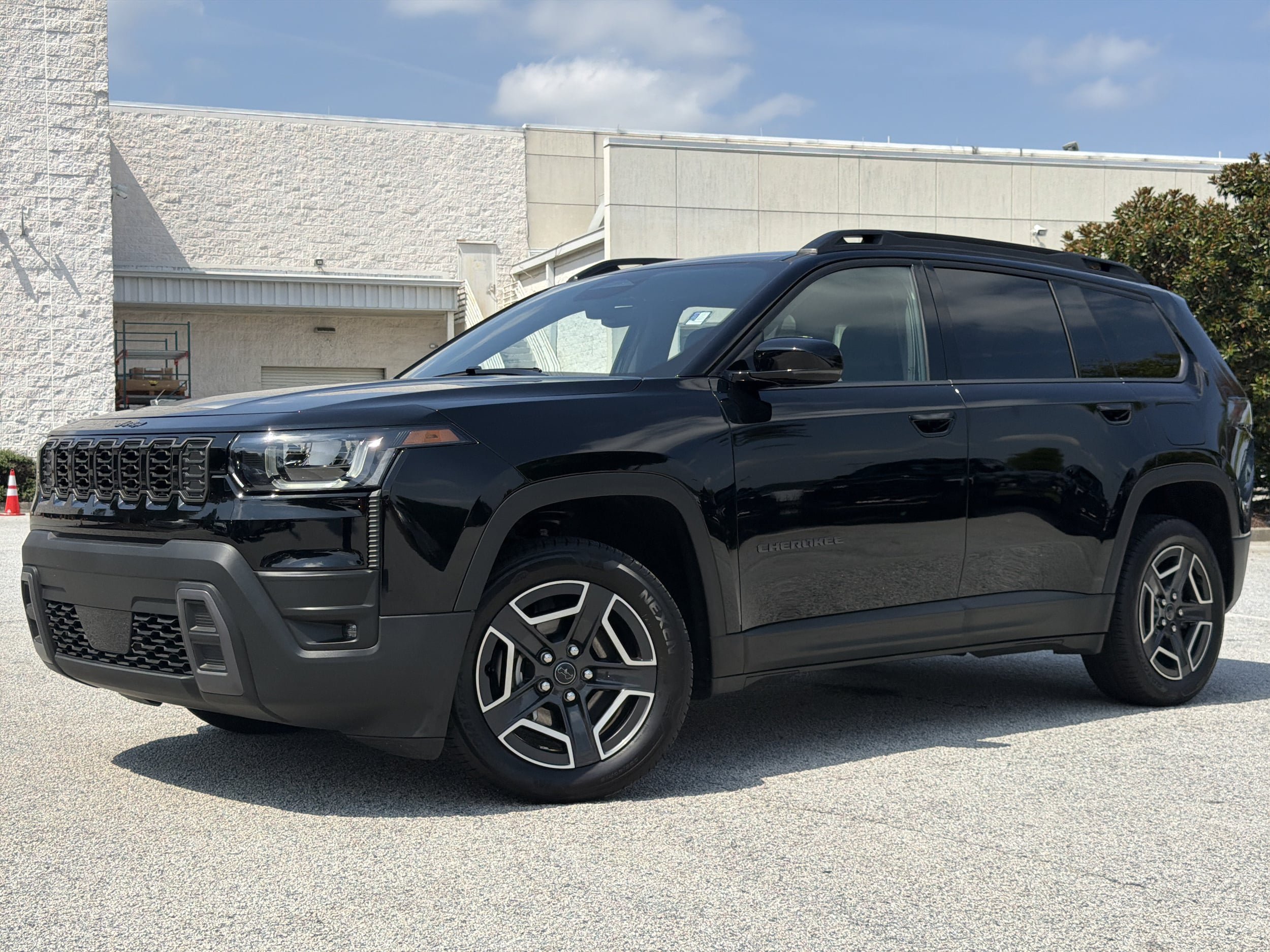 Used 2026 Jeep Cherokee Limited AWD/4WD image 1