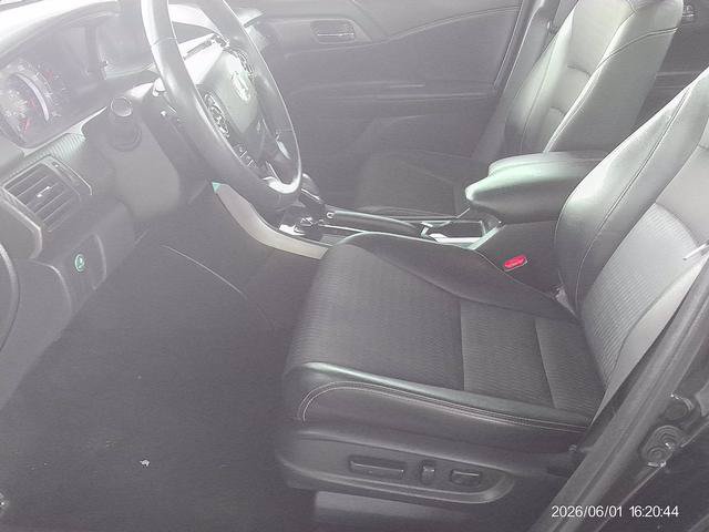 Used 2017 Honda Accord Sport image 7