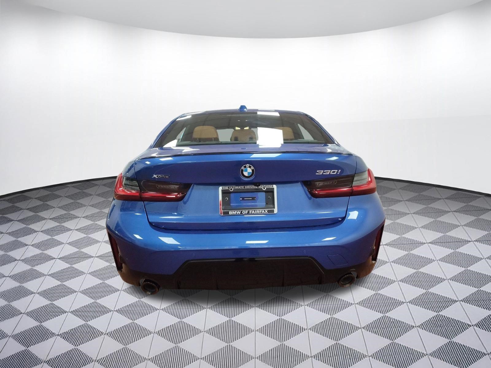 Used 2026 BMW 330i xDrive Sedan w/ M Sport Package AWD/4WD image 9