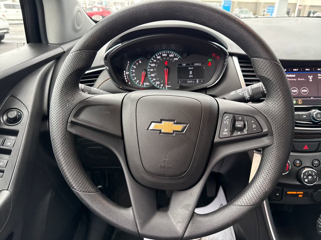 Used 2021 Chevrolet Trax LS image 17