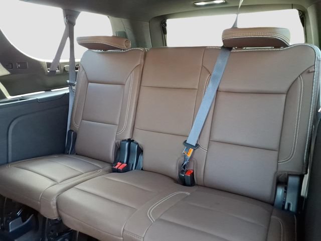 Used 2024 Chevrolet Suburban High Country AWD/4WD image 19