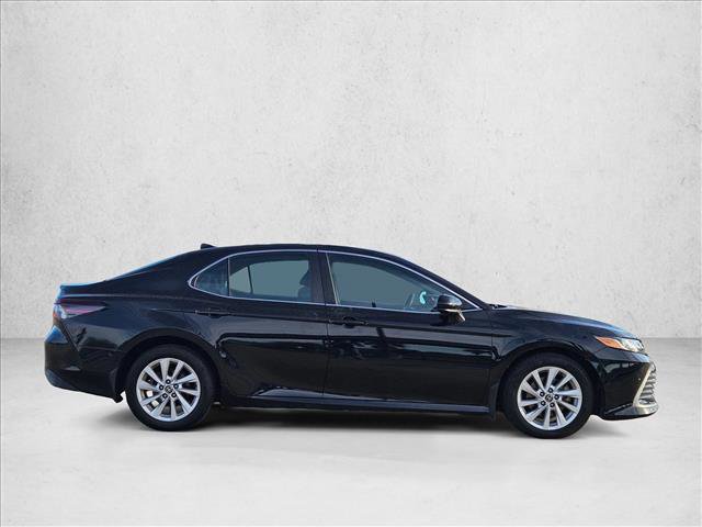 Used 2022 Toyota Camry LE image 4