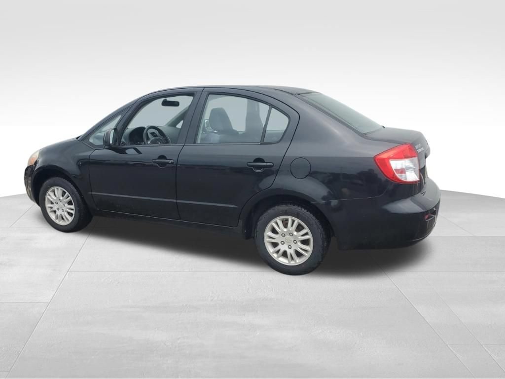 Used 2012 Suzuki SX4 LE FWD image 3