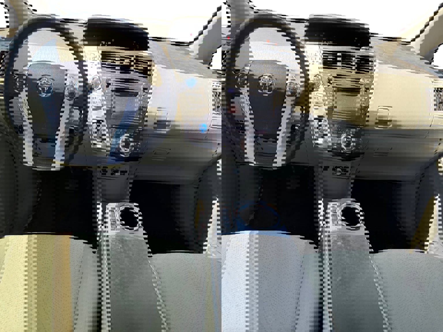 Used 2013 Toyota Prius V Two FWD image 12