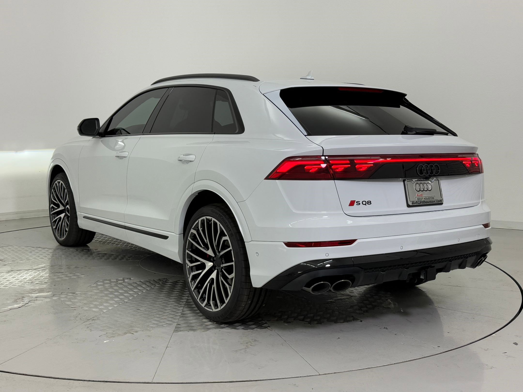 New 2026 Audi SQ8 Prestige image 3