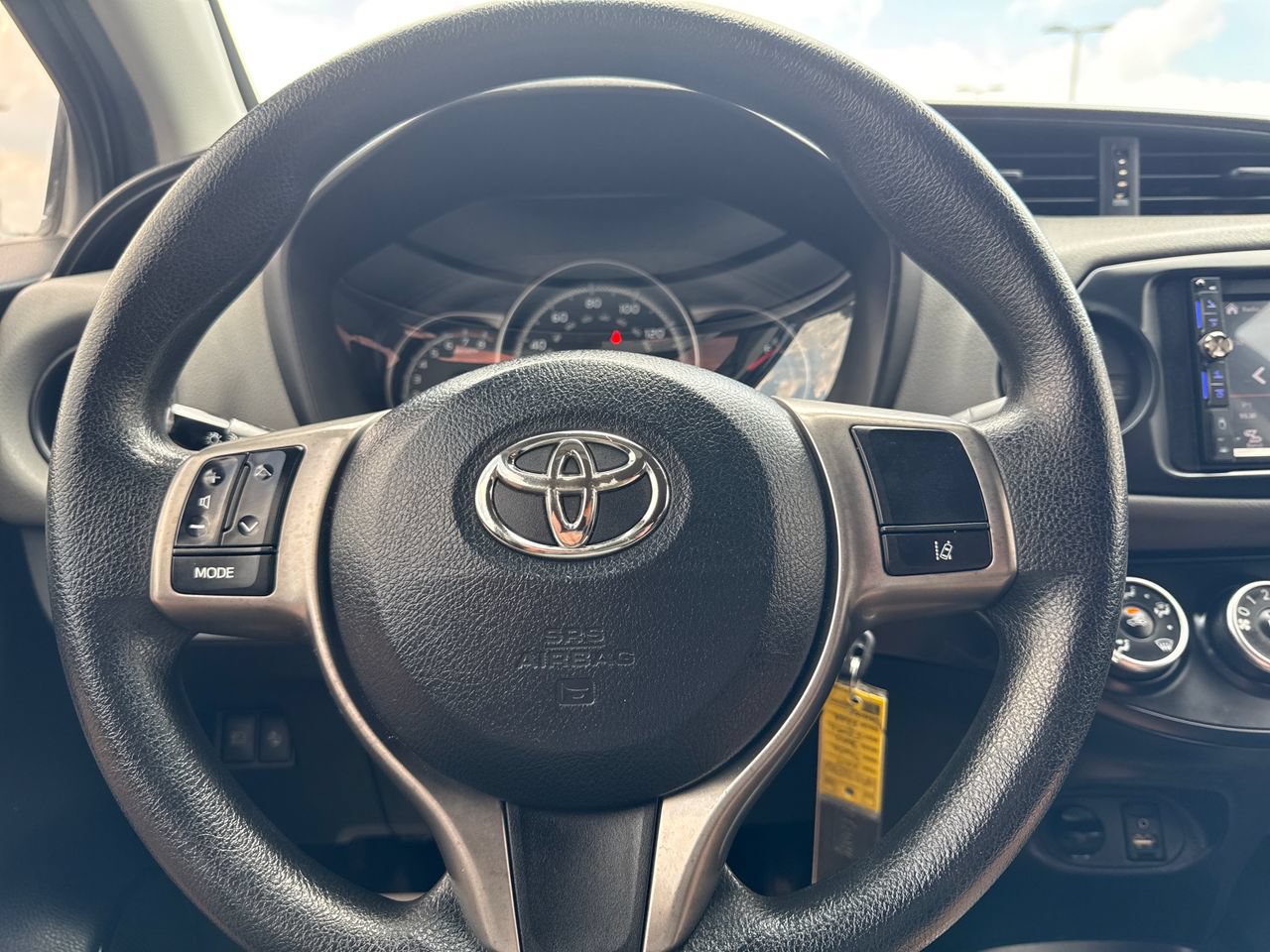 Used 2017 Toyota Yaris L FWD image 16