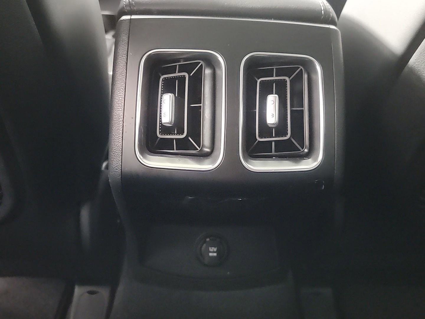 Used 2025 Kia Sorento EX w/ Panoramic Sunroof Package image 21