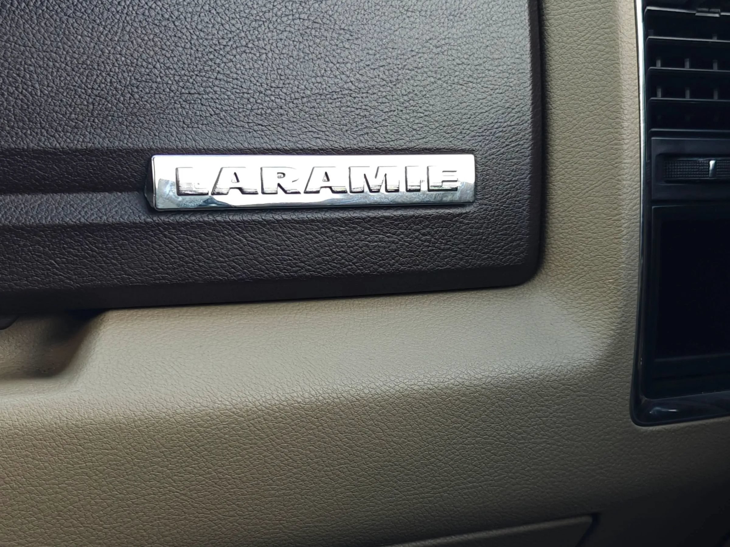 Used 2011 RAM 2500 Laramie RWD image 30