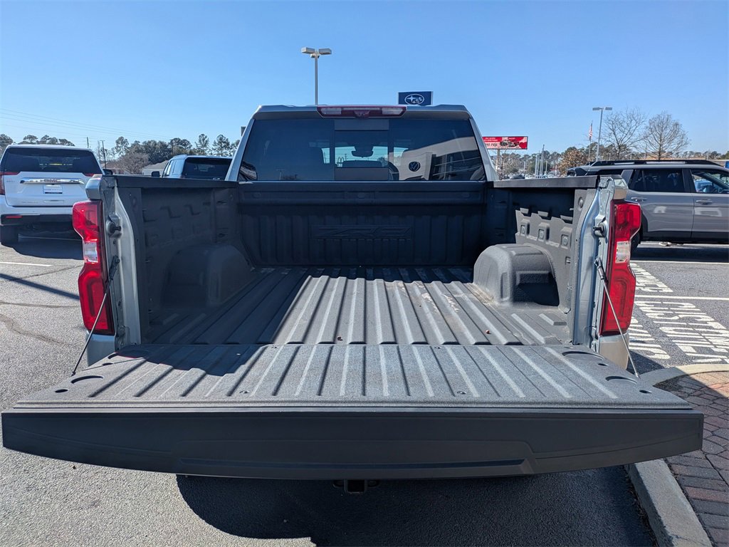 Used 2023 Chevrolet Silverado 1500 ZR2 w/ Technology Package image 12