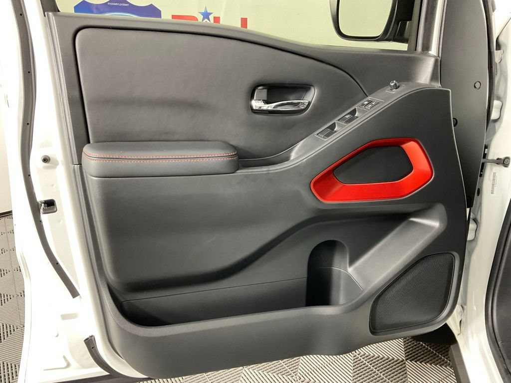 Used 2024 Nissan Frontier Pro-X RWD image 12