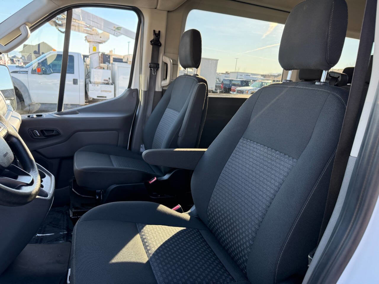 Used 2023 Ford Transit 350 XLT image 17