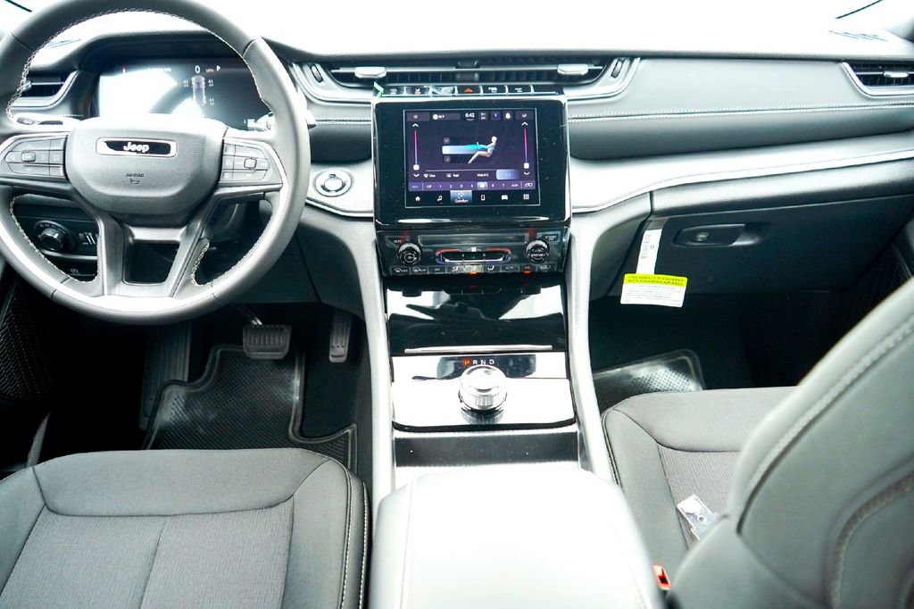 New 2026 Jeep Grand Cherokee Laredo RWD image 21
