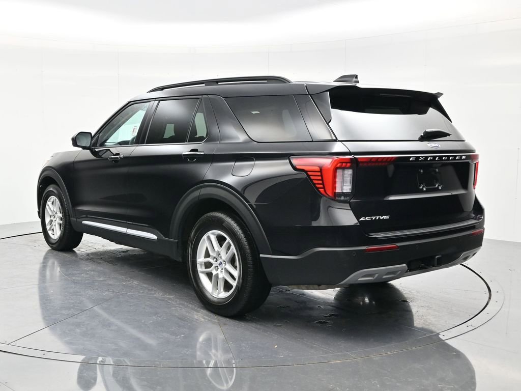 Used 2025 Ford Explorer Active w/ Active Comfort Package RWD image 7
