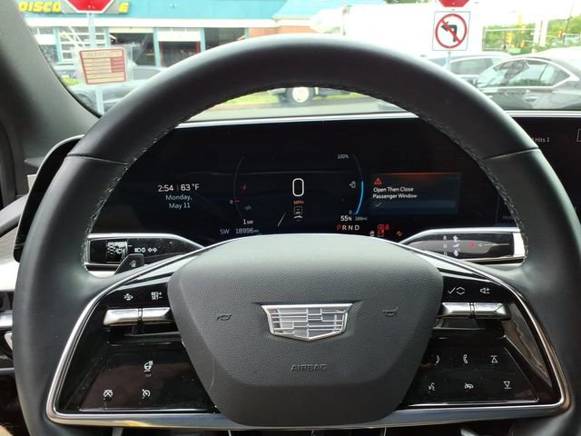 Certified 2024 Cadillac Lyriq Luxury AWD/4WD image 15