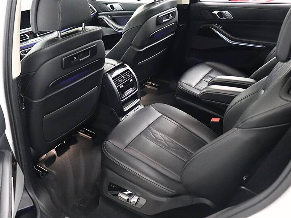 Used 2019 BMW X7 xDrive50i w/ Premium Package AWD/4WD image 17