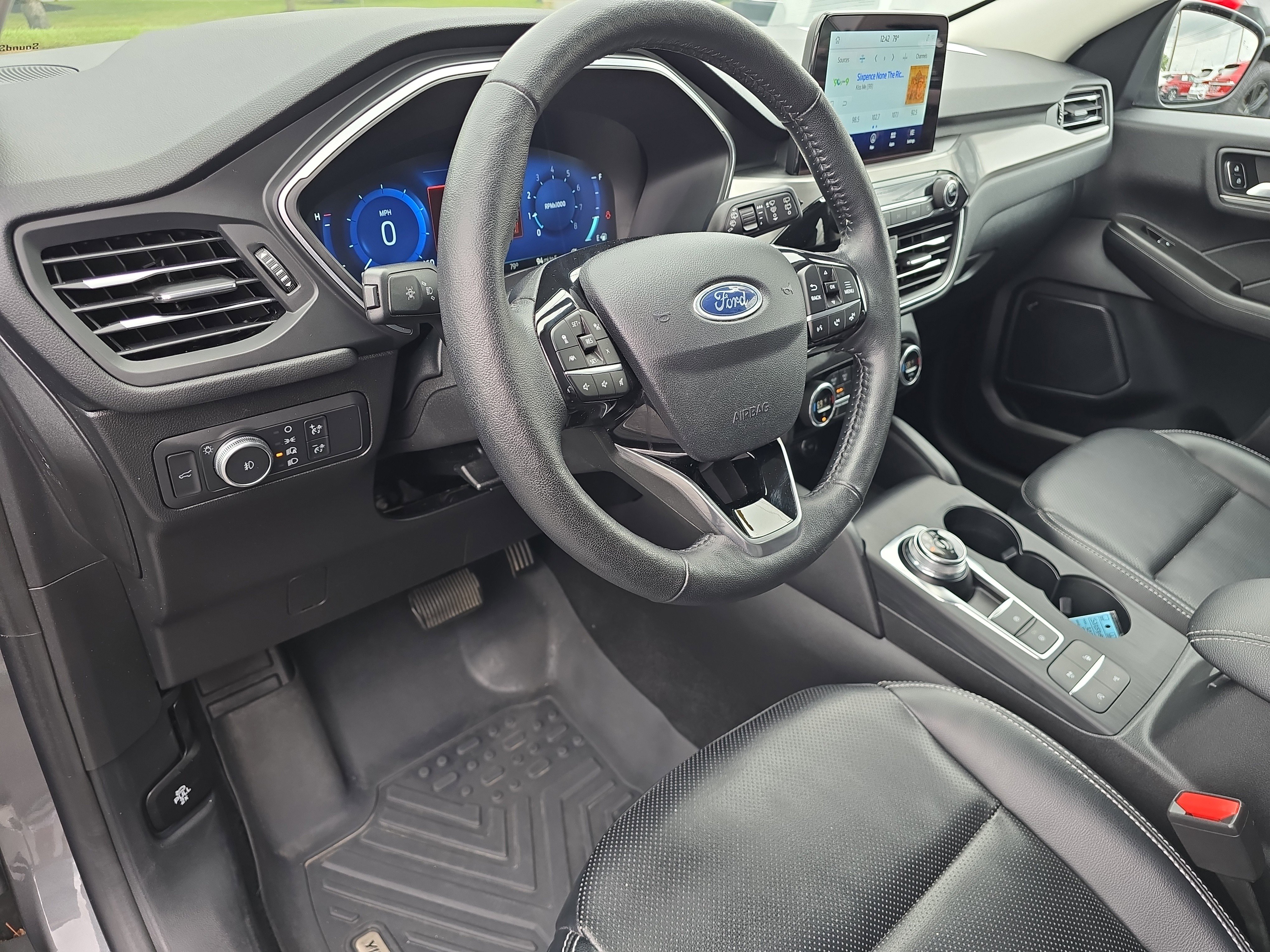 Used 2021 Ford Escape Titanium image 20