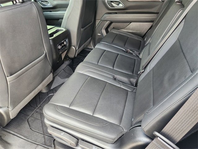 Used 2022 Chevrolet Tahoe Z71 w/ Luxury Package AWD/4WD image 31