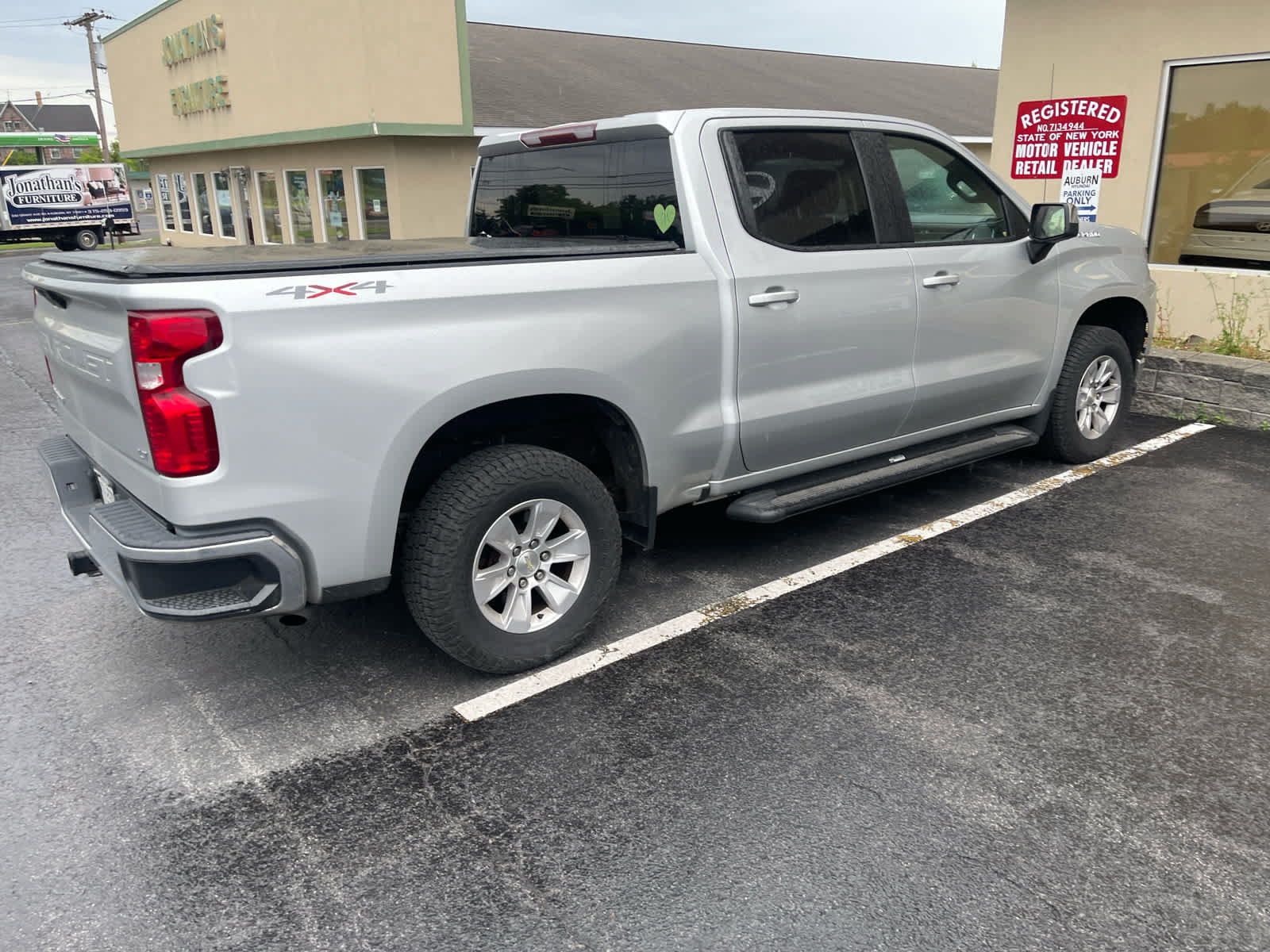 Used 2020 Chevrolet Silverado 1500 LT w/ Fleet Comfort Package AWD/4WD image 5