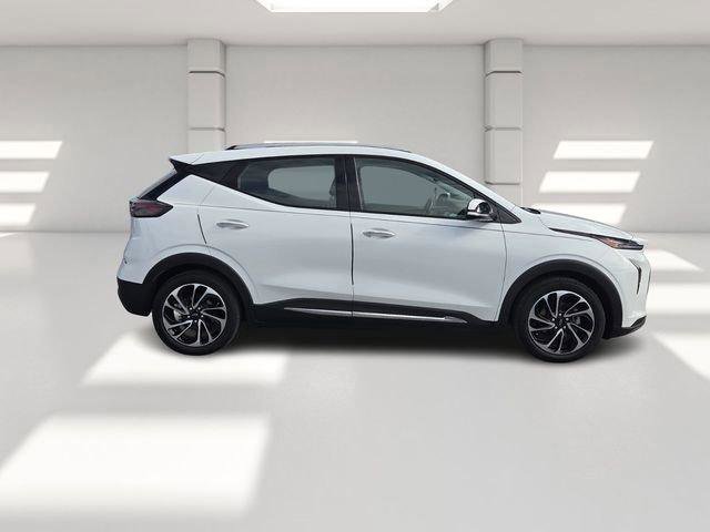 Used 2023 Chevrolet Bolt EUV Premier w/ Sun & Sound Package FWD image 6