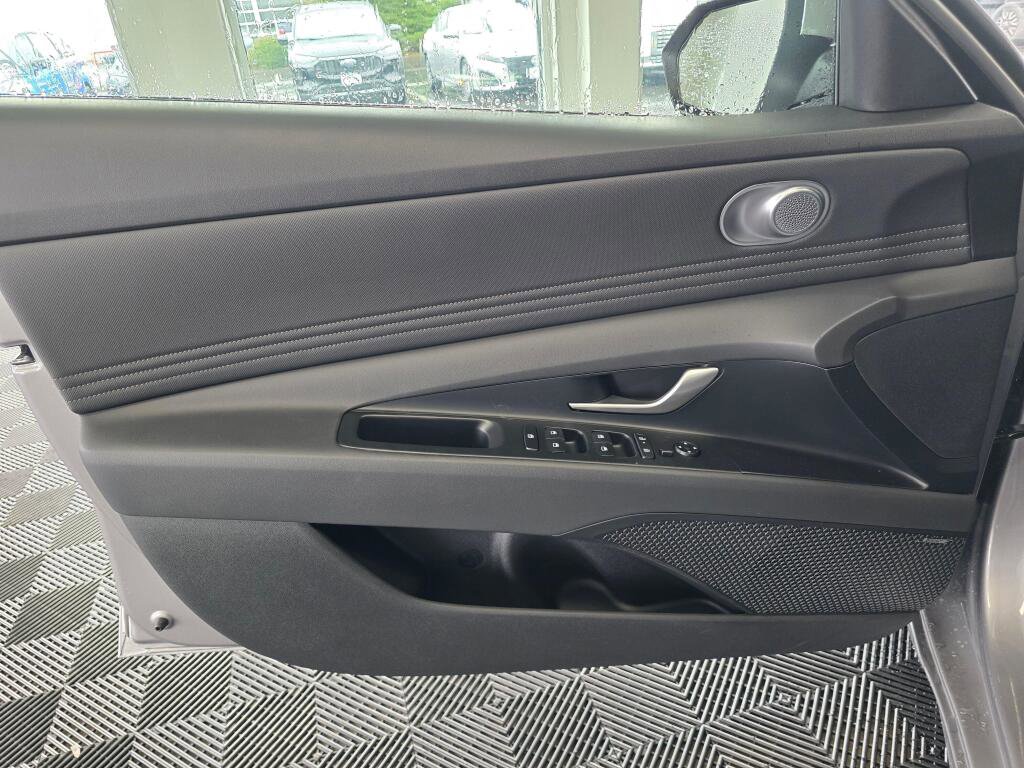 New 2026 Hyundai Elantra Limited image 33