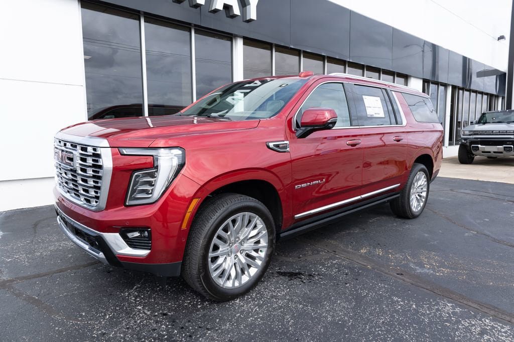 New 2026 GMC Yukon XL Denali w/ Sun & Power Step Package AWD/4WD image 7
