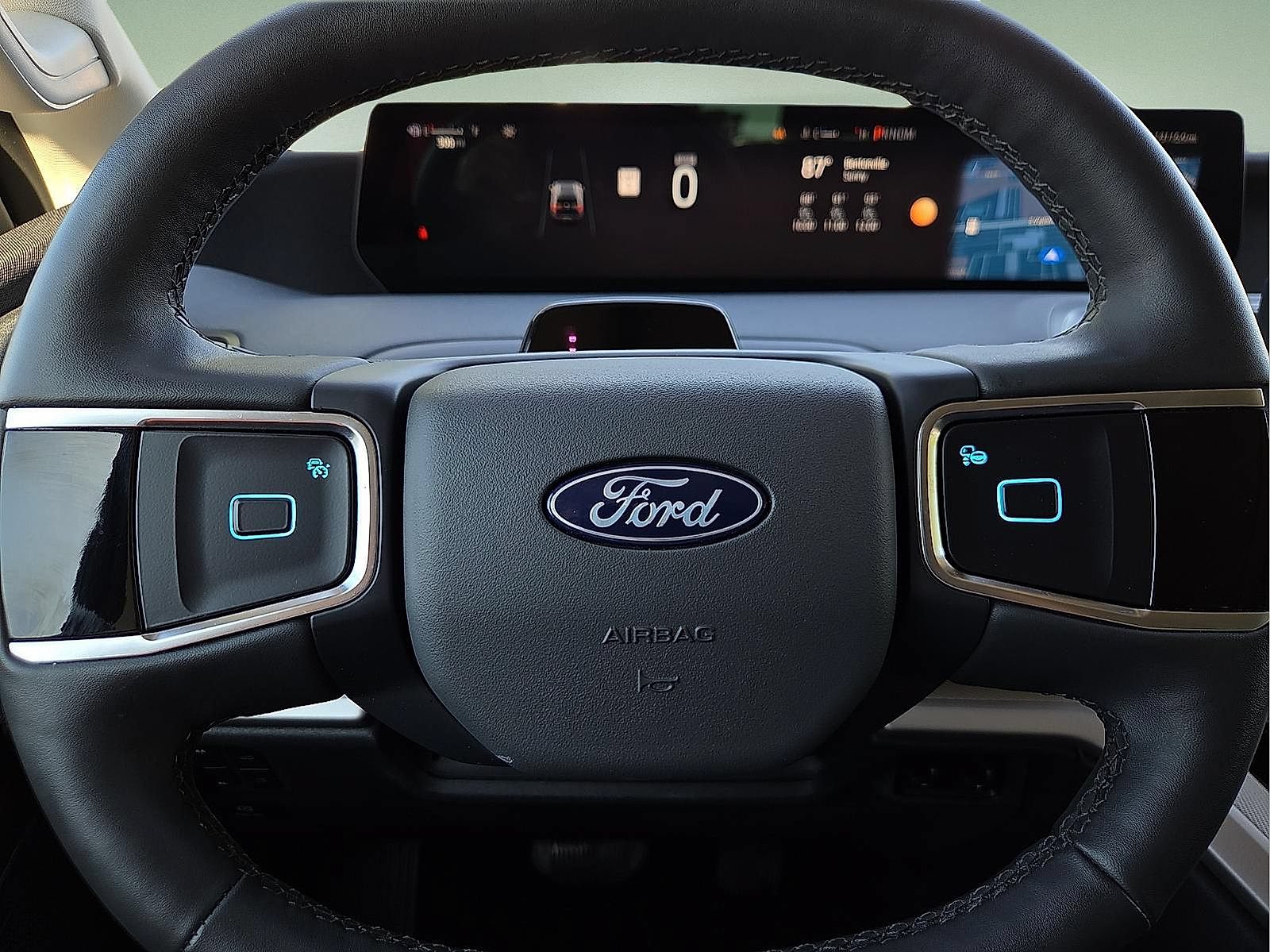 Used 2025 Ford Expedition Active AWD/4WD image 24