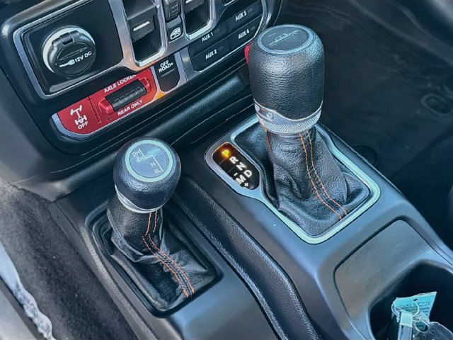 Used 2021 Jeep Gladiator Mojave w/ LED Lighting Group AWD/4WD image 17