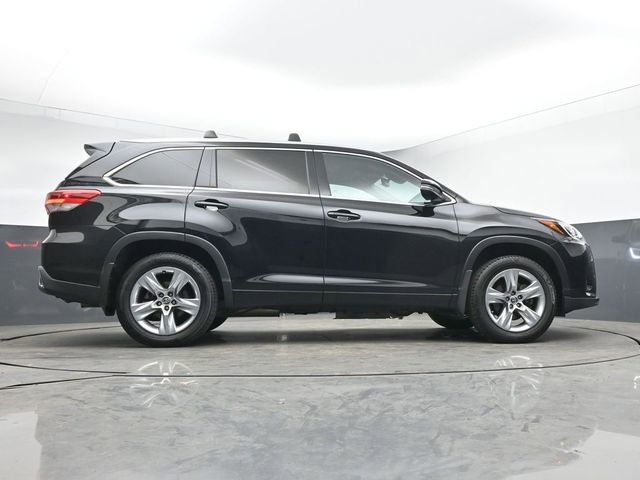 Used 2017 Toyota Highlander Limited AWD/4WD image 44