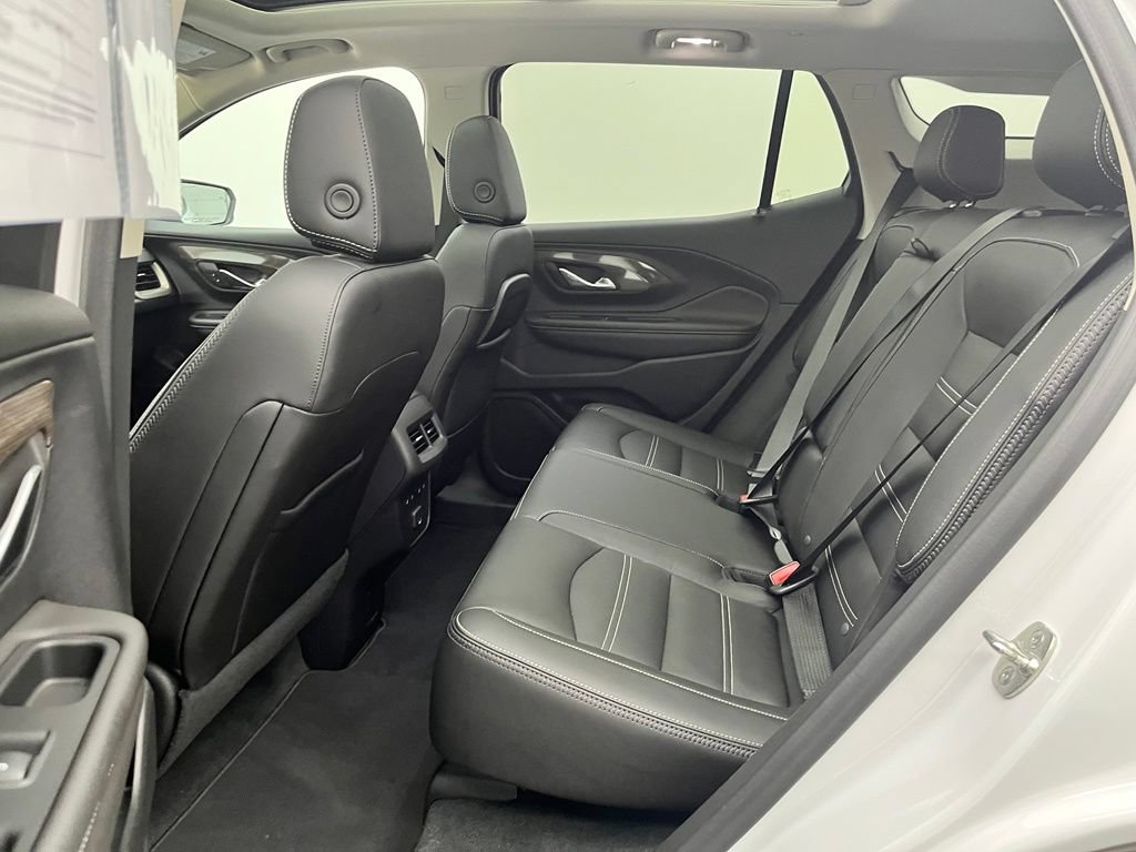 Used 2024 GMC Terrain Denali w/ Denali Premium Package AWD/4WD image 40