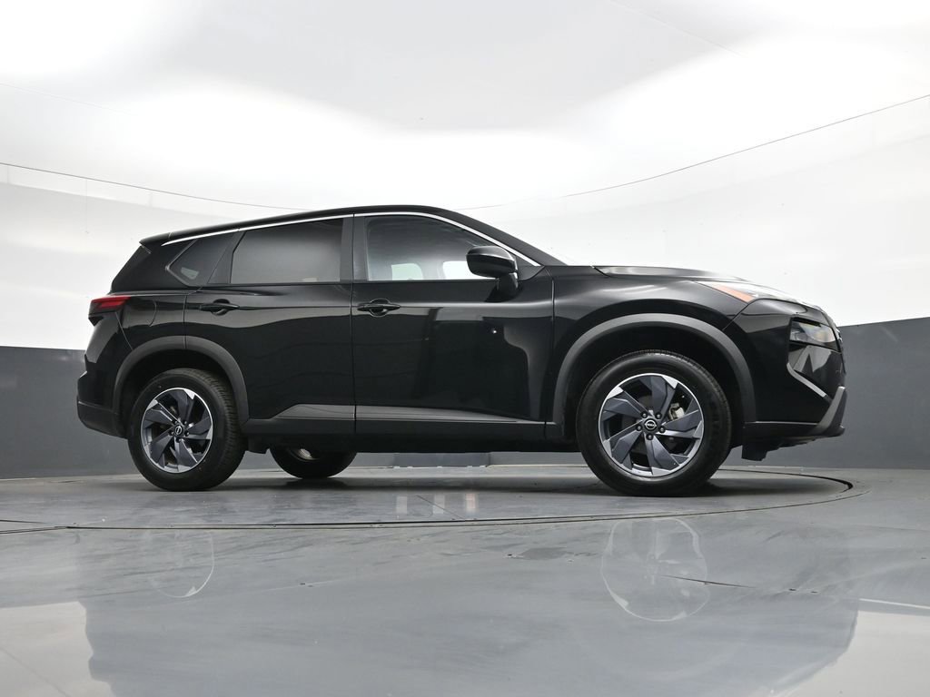 Used 2025 Nissan Rogue SV image 37