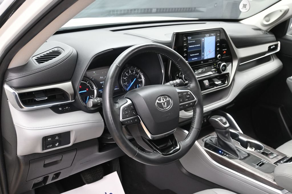 Used 2021 Toyota Highlander Limited AWD/4WD image 10