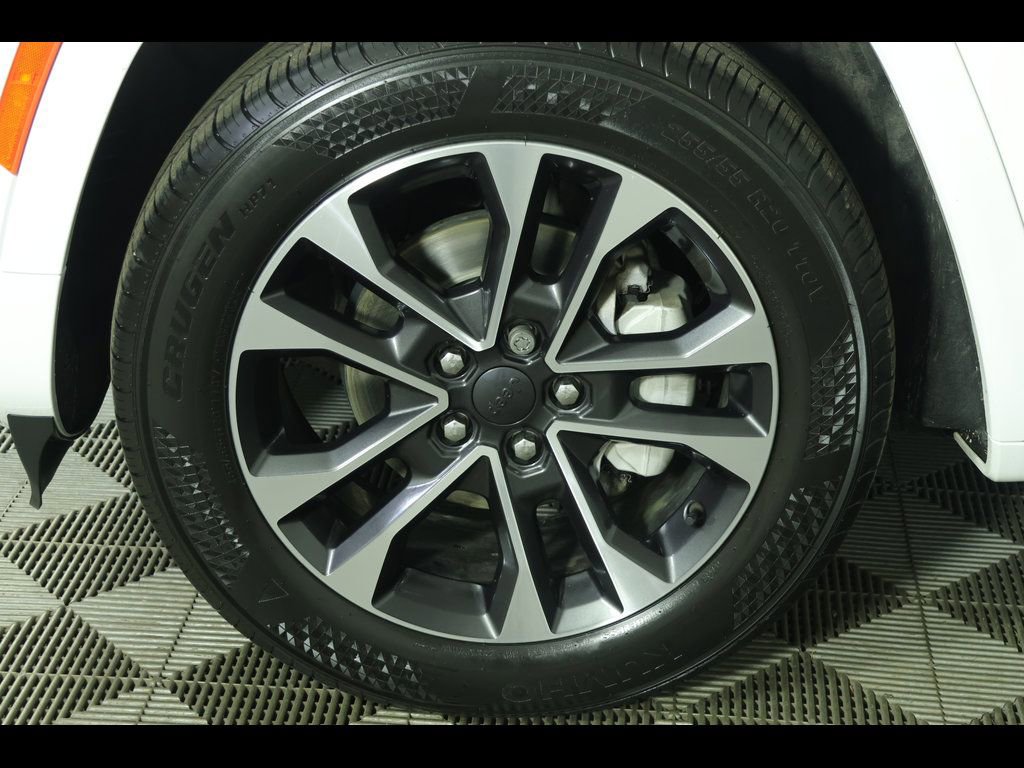 Used 2023 Jeep Grand Cherokee Overland AWD/4WD image 14