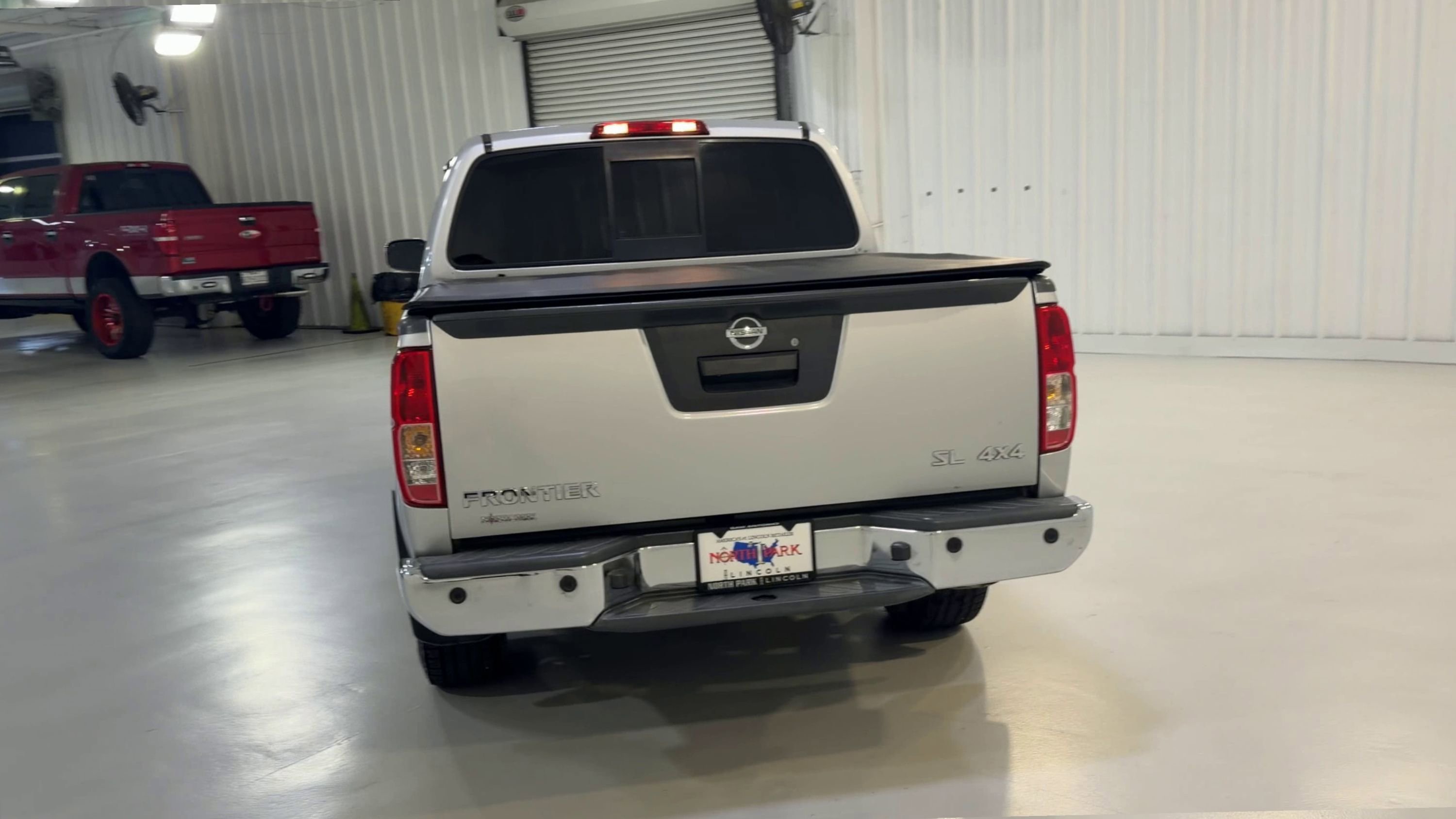 Used 2019 Nissan Frontier SL AWD/4WD image 8