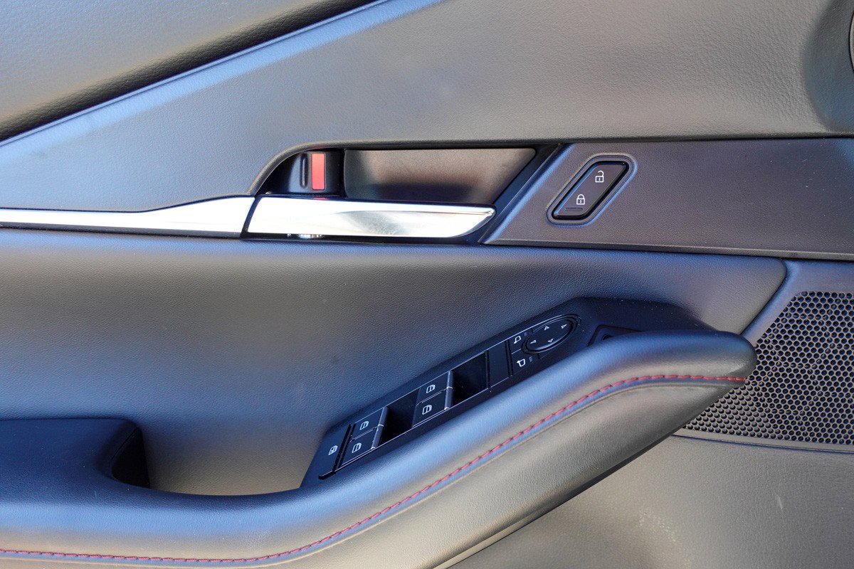 Certified 2024 MAZDA CX-30 AWD 2.5 S w/ Preferred Package image 11