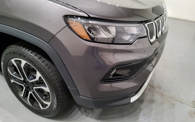 Used 2022 Jeep Compass Limited image 7