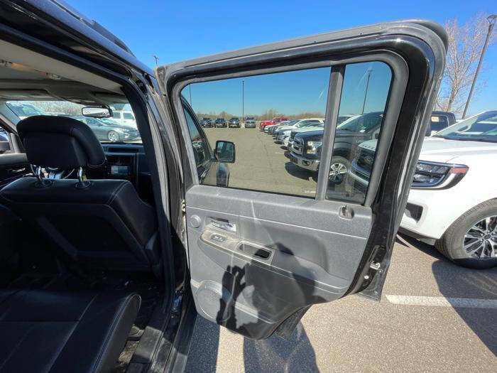 Used 2011 Jeep Liberty Limited w/ Comfort/Convenience Group AWD/4WD image 28