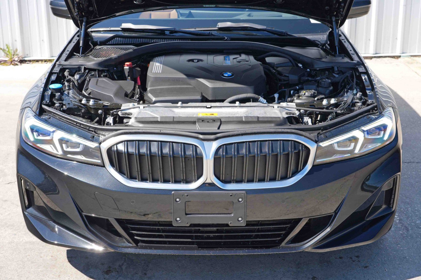 Used 2023 BMW 330e xDrive w/ Premium Package image 7