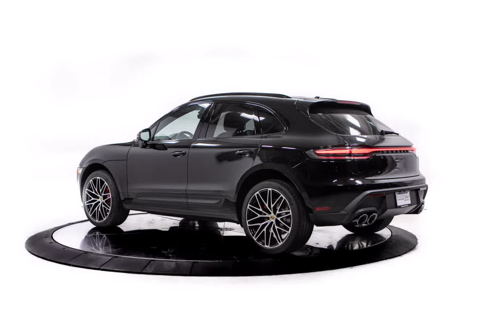 Certified 2026 Porsche Macan S AWD/4WD image 3