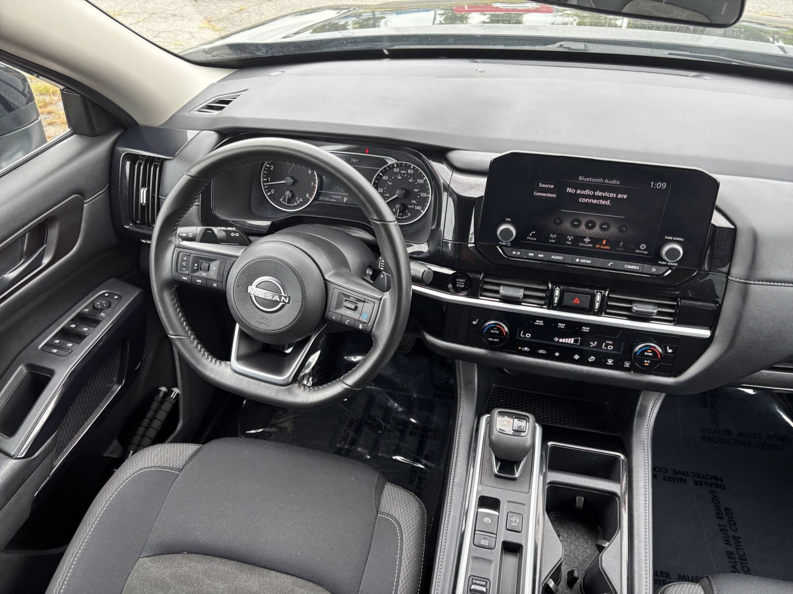 Used 2025 Nissan Pathfinder SV FWD image 30