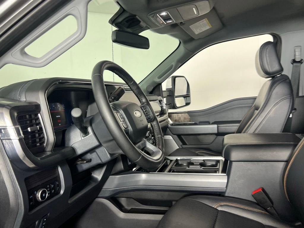 Used 2025 Ford F250 Lariat w/ Chrome Package image 22