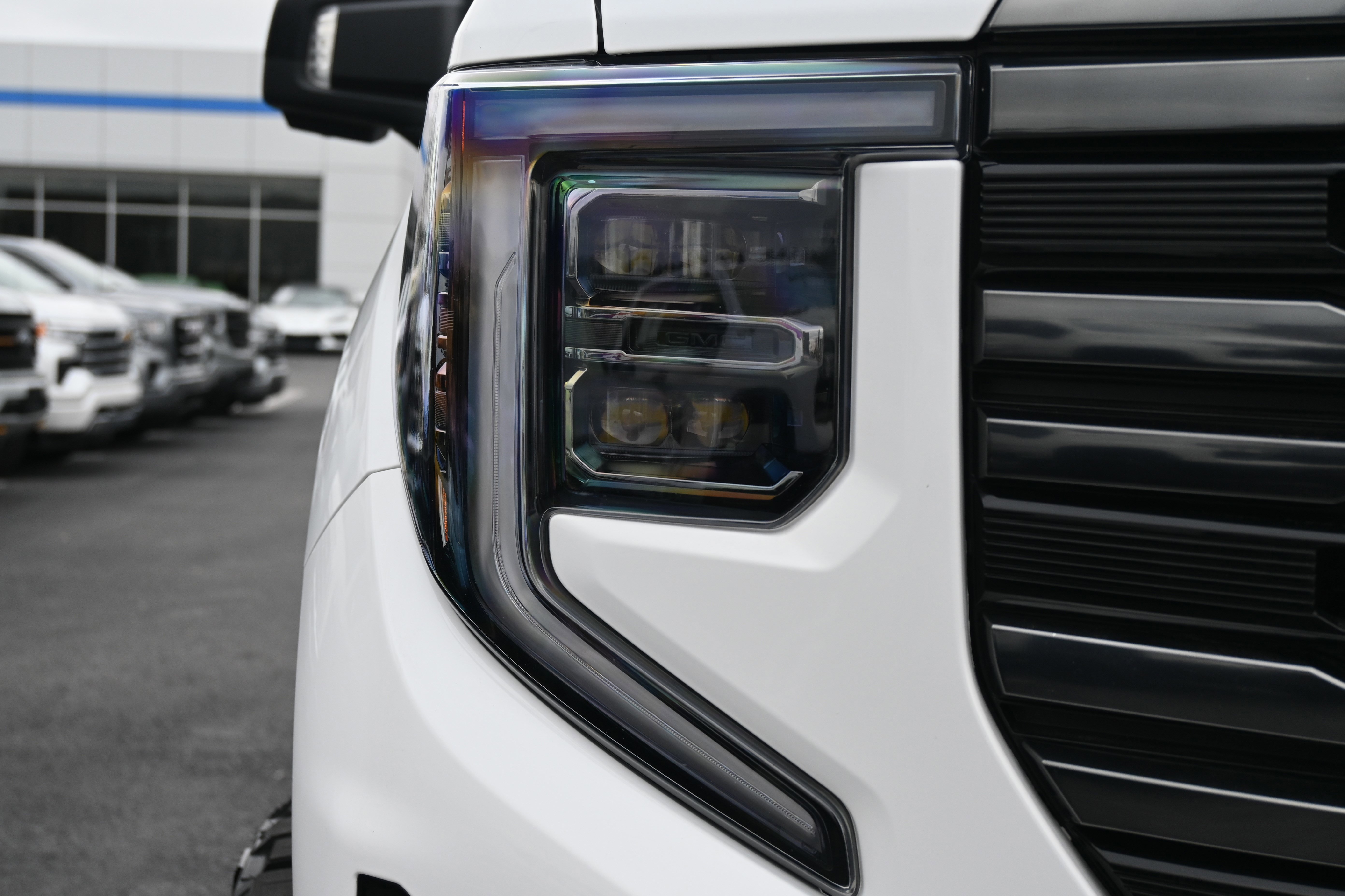 Used 2023 GMC Sierra 1500 AT4 w/ AT4 Premium Package image 6