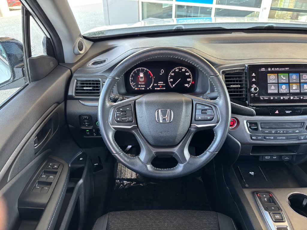 Used 2025 Honda Ridgeline Sport image 10