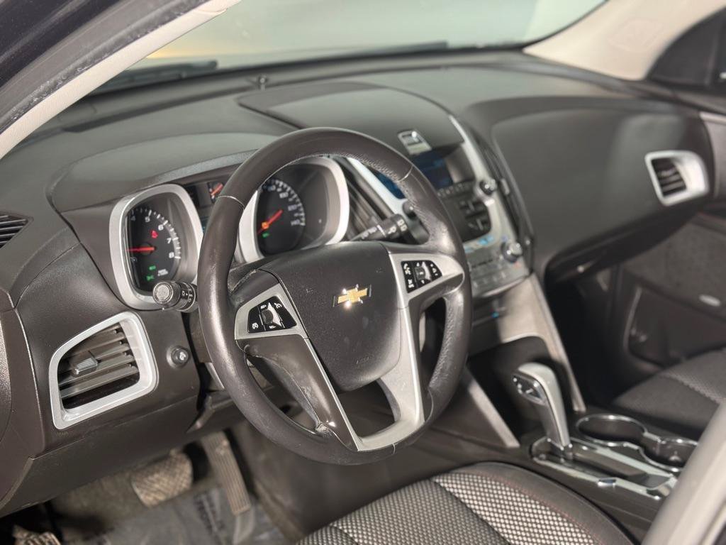 Used 2010 Chevrolet Equinox LT FWD image 24